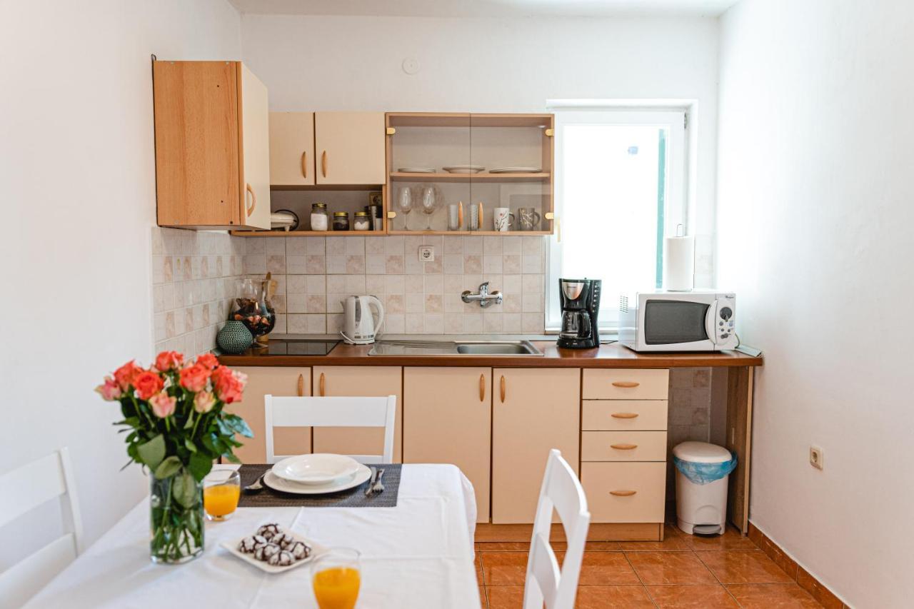 Korallion Apartment ชิเบนิก ภายนอก รูปภาพ